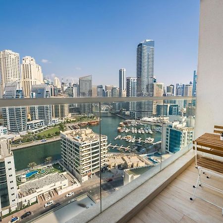 Fam Living - Marina Marvel - Studio Apartment With Breathtaking Views In Studio One Tower Dubái Exterior foto
