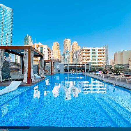 Fam Living - Marina Marvel - Studio Apartment With Breathtaking Views In Studio One Tower Dubái Exterior foto