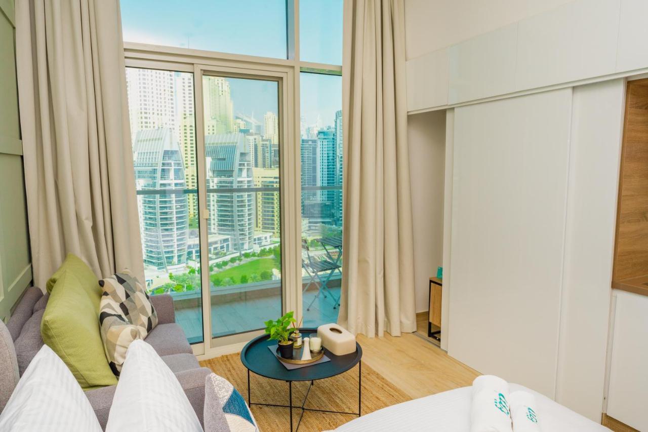 Fam Living - Marina Marvel - Studio Apartment With Breathtaking Views In Studio One Tower Dubái Exterior foto