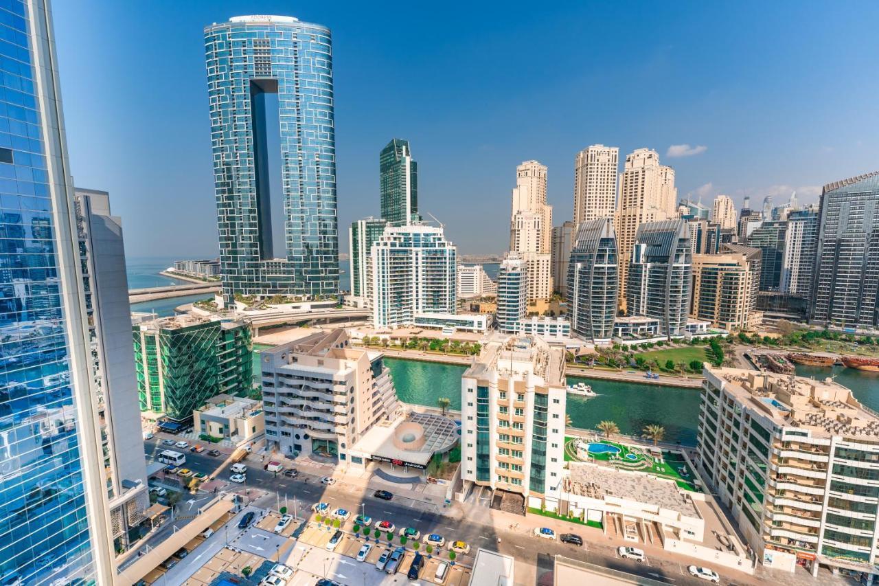 Fam Living - Marina Marvel - Studio Apartment With Breathtaking Views In Studio One Tower Dubái Exterior foto