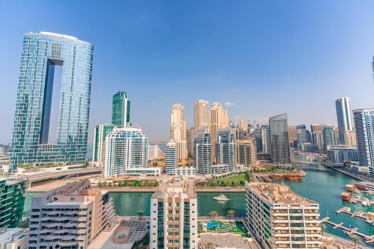 Fam Living - Marina Marvel - Studio Apartment With Breathtaking Views In Studio One Tower Dubái Exterior foto